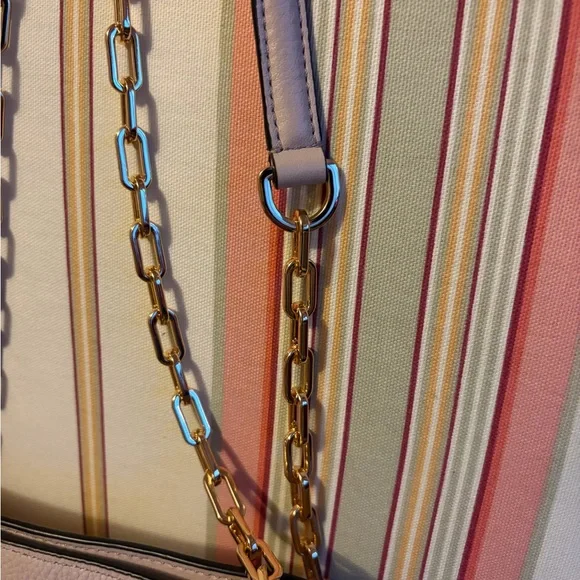 NWT BEAUTIFUL Tory Burch Frida Shoulder/Cross w/ Elegant Gold Chain - Picture 5 of 13